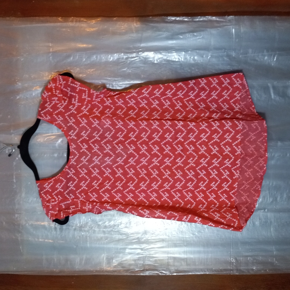 2 hearts Girls bell sleeve top. New w/tag